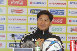 HLV Ulsan Hyundai ca ngợi Park Hang Seo, muốn chiêu mộ Quang Hải về đá K-League