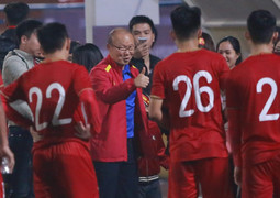 Sau Asian Cup, bóng đá Việt vẫn phải trông vào HLV Park Hang Seo