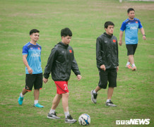 U23 Việt Nam nín thở chờ tin Đình Trọng, chưa buổi nào tập đủ quân số