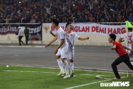 U23 Việt Nam thắng may mắn, HLV Park Hang Seo không hài lòng