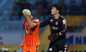 Video: Bùi Tiến Dũng tái xuất, Hà Nội FC thắng kịch tính SHB Đà Nẵng