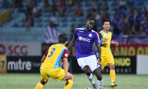 Hà Nội FC hoà đội cuối bảng, thầy Quang Hải trách trọng tài thiếu quyết đoán