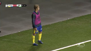 Thừa quyền thay đổi người, HLV Sint-Truidense vẫn không cho Công Phượng ra sân