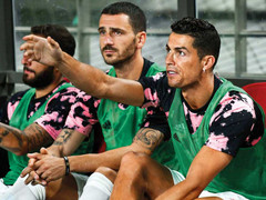 Lừa dối CĐV Hàn Quốc, Ronaldo và Juventus bị cảnh sát điều tra