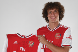 Luiz làm loạn rời Chelsea, đến Arsenal đúng giờ chót kỳ chuyển nhượng