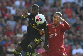 Sao Arsenal chấm dứt kỷ lục không bị qua người của Van Dijk sau 6 phút