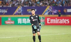 Bùi Tiến Dũng lần đầu giữ sạch lưới nhưng Hà Nội FC bị loại cay đắng