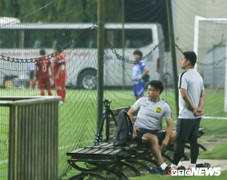Lo HLV Malaysia do thám, HLV Park Hang Seo dừng buổi tập sớm