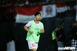 Vì sao Công Phượng ngồi dự bị cả trận Indonesia vs Việt Nam?