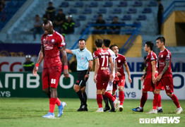 HLV Chung Hae Seong: Trọng tài có việc của trọng tài, đội thua là lỗi của tôi