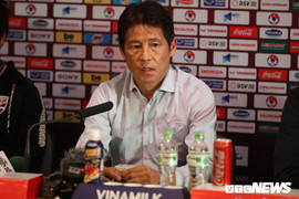 HLV Nishino thay mặt trợ lý xin lỗi ông Park Hang Seo