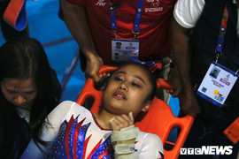 Tiếp đất sai kỹ thuật, nữ VĐV Philippines vào thẳng bệnh viện