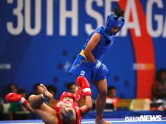 Nguyễn Thị Trang hạ gục VĐV Thái Lan, giúp Wushu Việt Nam hoàn tất ngày vàng