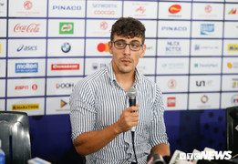 HLV U22 Campuchia: 'Mong CĐV Việt Nam không gây áp lực cho trọng tài'