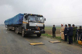 Kỷ luật thanh tra giao thông nhận tiền 'bồi dưỡng' của lái xe bồn