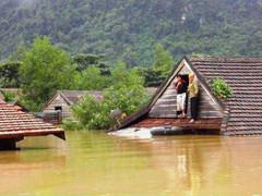 Ảnh: Toàn cảnh trận lụt lịch sử tại quê nghèo miền Trung