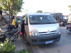 Cho đoàn rước dâu mượn xe: Gia đình xin trả tiền, công an không nhận