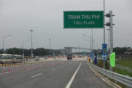 Tai nạn thảm khốc khiến 10 người thương vong: Sẽ thay biển báo trên cao tốc