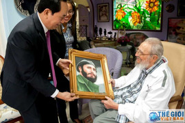 Ảnh: Lãnh tụ Cuba Fidel Castro trong cuộc gặp Chủ tịch nước Trần Đại Quang