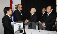 Lãnh đạo Đảng, Nhà nước, Chính phủ đặt vòng hoa viếng lãnh tụ Cuba Fidel Castro