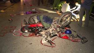 Đối đầu xe tải, hai người trên xe mô tô thiệt mạng