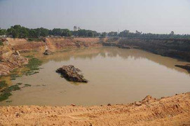 Ảnh: Tận thấy khu đất ngay sát sân bay Nội Bài bị múc trộm