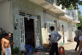 Lấn kênh rạch xây nhà trái phép, chính quyền phường 'làm ngơ'?