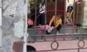 Bảo mẫu vật ngửa, túm tóc, ép trẻ ăn gây phẫn nộ