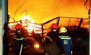 Cháy lớn tại công ty sản xuất ô tô xe máy Suzuki