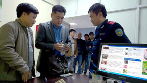 Tài xế taxi trả lại 14.000 USD cho du khách Hàn Quốc để quên