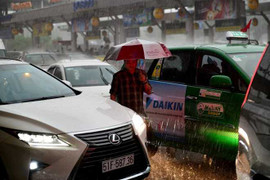 Chiều nay, Nam Bộ tiếp tục mưa dông lớn