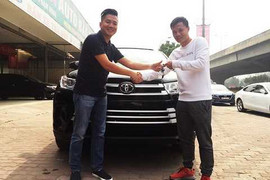 Thành Lương rinh siêu xe bạc tỷ đón Tết