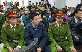 Đại án Oceanbank: Hà Văn Thắm nhận tội, chỉ xin xem xét cho thuộc cấp