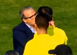 Hôn má, sờ mông, cắn tai trọng tài, chủ tịch CLB bị phạt nặng