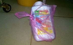 Cãi nhau với vợ, chồng cho 2 con uống thuốc diệt cỏ cùng chết