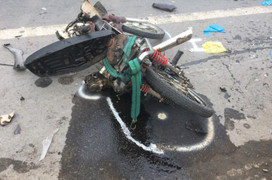 Ô tô tông 3 xe máy, 6 người thương vong lúc rạng sáng