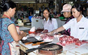 Lào Cai bác tin đồn thịt lợn có sâu