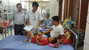 Xe con tông cột mốc ở Nghệ An: Nạn nhân bàng hoàng kể lại tai nạn thảm khốc