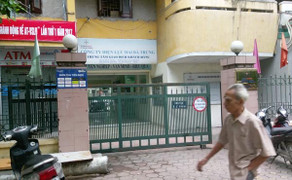 Đình chỉ nhân viên điện lực phanh áo ngực, lăng mạ, dọa đánh khách hàng