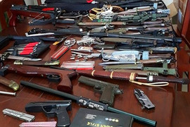 Triệt phá kho hàng 'nóng' chuẩn bị đến tay giang hồ