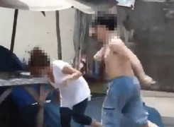 Ghen tuông, chồng cũ chém vợ gục trên vũng máu