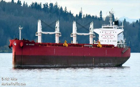 Tàu cá chở 11 người bị chìm ở Vũng Tàu, 1 thuyền viên mất tích