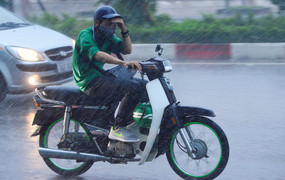 Dự báo thời tiết hôm nay ngày 1/8/2017: Miền Bắc nóng 37°C trước khi mưa cả tuần