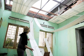 Lốc xoáy thổi bay hơn 40 mái nhà ở Lâm Đồng