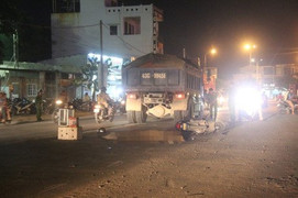 Người phụ nữ bị xe tải chở đất đá cán chết thương tâm