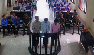 Trưởng bản giết người trộm gà rồi giấu xác phi tang