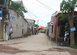 Mâu thuẫn trên bàn nhậu, nghịch tử cầm dao đâm chết bố