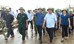 Hủy mọi cuộc họp, Thủ tướng đi Ninh Bình chỉ đạo hộ đê