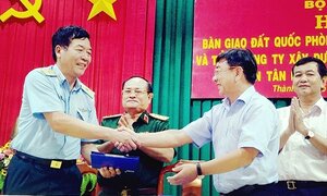 Bộ Quốc phòng bàn giao hơn 7.300 m2 đất khu vực Tân Sơn Nhất cho TP.HCM
