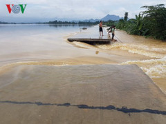 Vừa được sửa chữa hơn 100 tỷ đồng, vì sao đê Bùi 2 vẫn 'vỡ theo kế hoạch'?